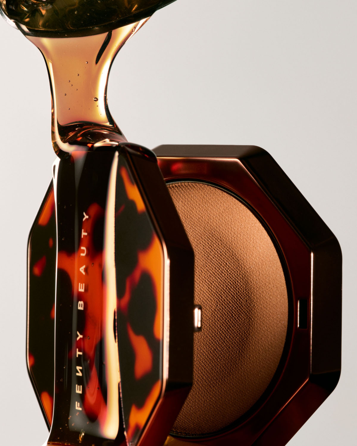 Sun Stalk'r Soufflé Pressed Mousse Cream Bronzer — Maple Glaze